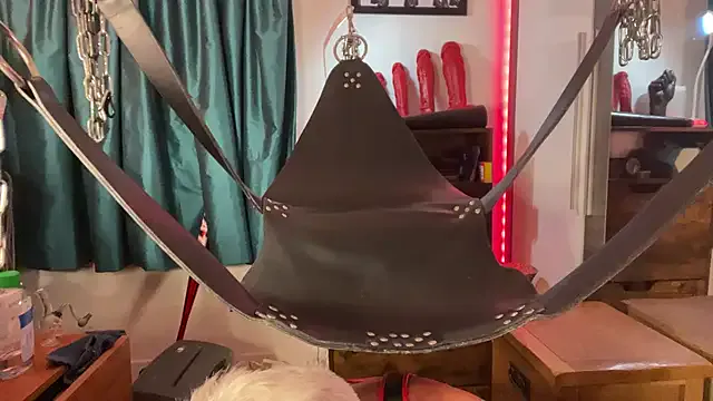 LeatherSdaddy from StripChat is Freechat