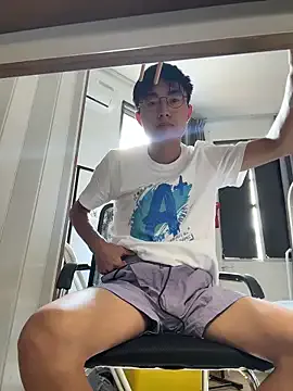 leeyoung_ on StripChat 
