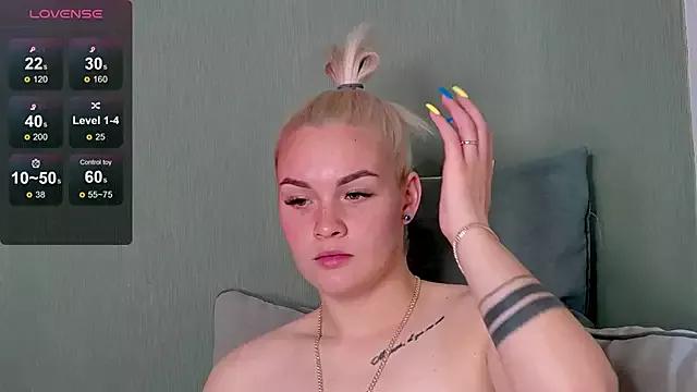 Leia_Rose from StripChat is Freechat