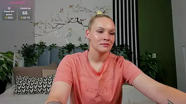 Try our streaming cams variety and talk on a personal level with our adorable girls streamers, showing off their bountiful shapes and dildos.