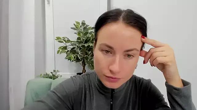 LeiilaBloom from StripChat