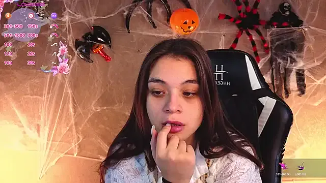 Leila_Hefner from StripChat