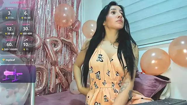 leila_petitee_ from StripChat