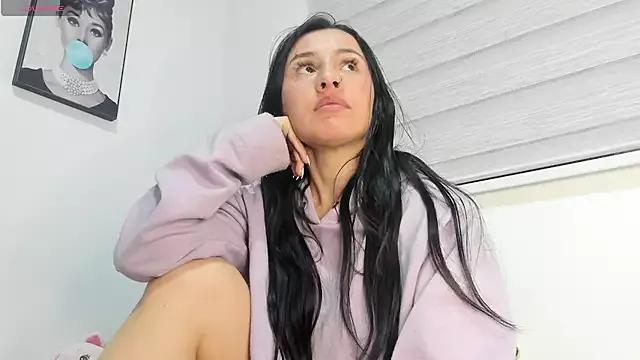 leila_petitee_ from StripChat