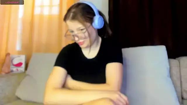Leila_purr18 from StripChat