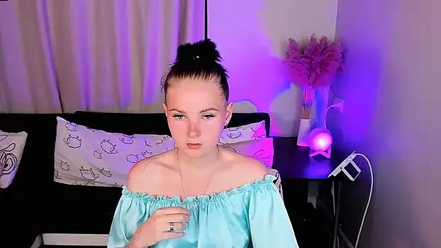 Leila_xxBaby from StripChat is Freechat