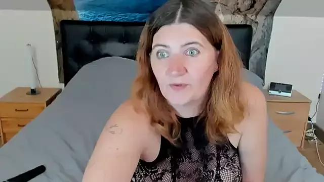 Leilacrystal from StripChat