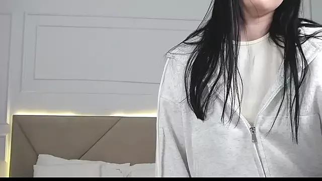 LeilaLow from StripChat