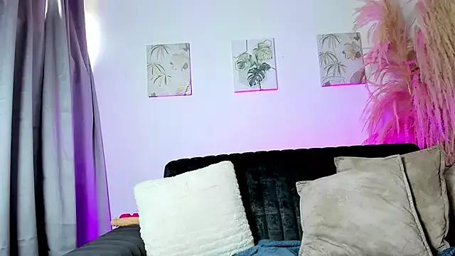 lenna_h3aven from StripChat