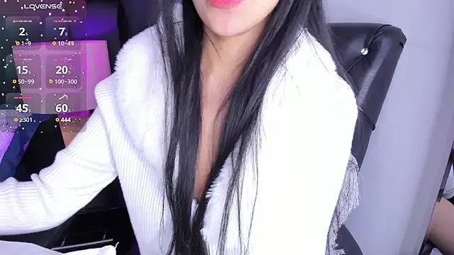 LennaBlair from StripChat is Freechat