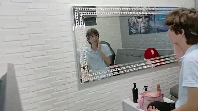 lenni_sirius from StripChat