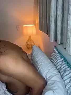 LeoCavalli from StripChat is Freechat
