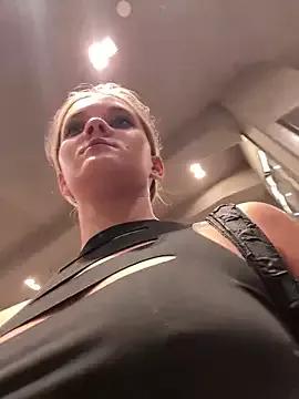 LeonaLoveFuck from StripChat is Freechat