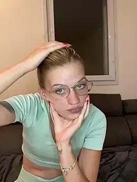 Lesamantssexy from StripChat is Freechat