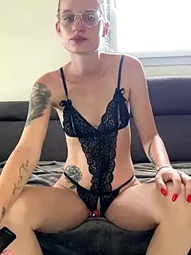 Lesamantssexy from StripChat is Freechat