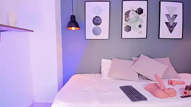 Leslie_kourtrey_ from StripChat is Freechat