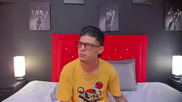 Leslyandmichael from StripChat is Freechat
