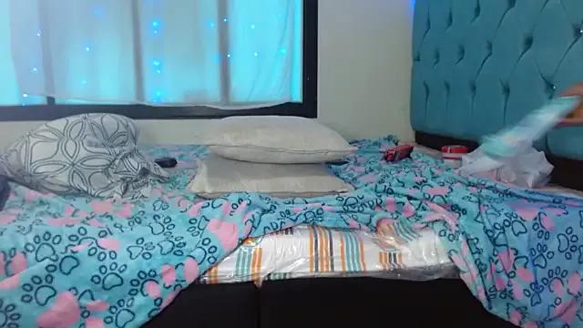 leslyassbrownatm from StripChat is Freechat