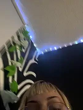 LessBoobs_gh from StripChat