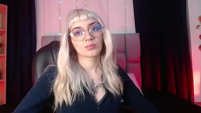 LessBoobs_gh from StripChat