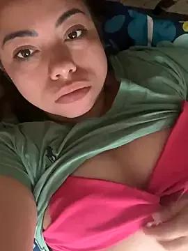 lesslove from StripChat
