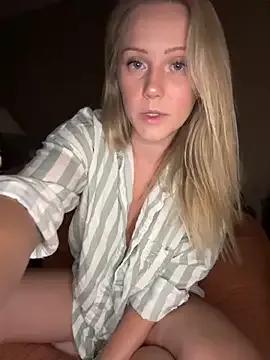 lexi_luv from StripChat is Freechat