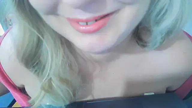 LEYLANIZZZ from StripChat
