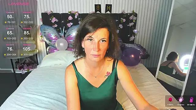Lia_Reyn from StripChat is Freechat