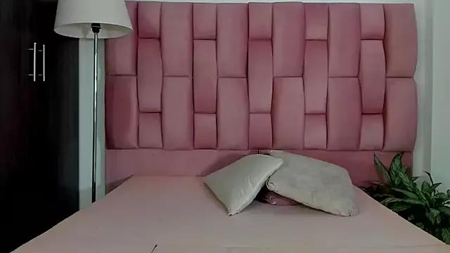 Try our streaming cams variety and talk on a personal level with our adorable girls streamers, showing off their bountiful shapes and dildos.
