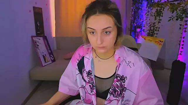 Liaa_Shine from StripChat