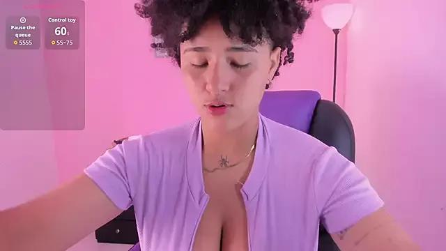 LiaaMoretzz from StripChat is Freechat