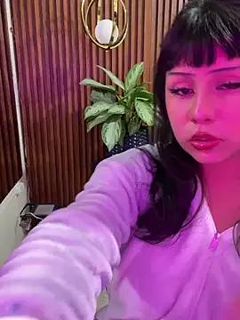 LiaAurum from StripChat