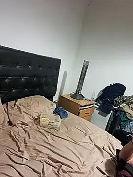 Liamlara from StripChat