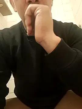 Liamlara from StripChat