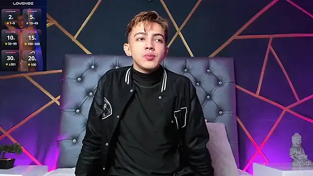 Lian_Miller1_ from StripChat is Freechat