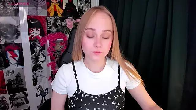 LianaBright from StripChat is Freechat
