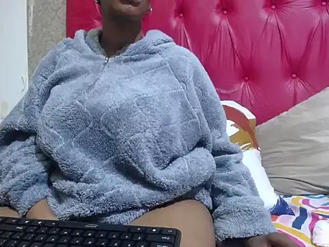 Liandra25 from StripChat is Freechat