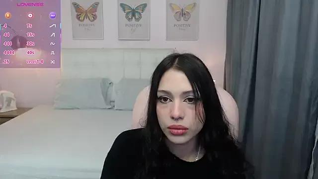 LiaVillalobos from StripChat is Freechat
