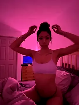 lightskinlatina from StripChat is Freechat