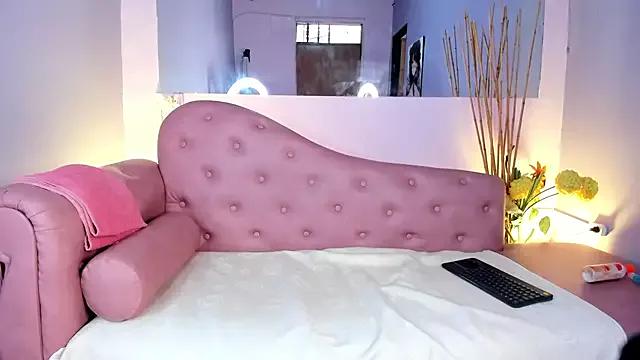 Try our streaming cams variety and talk on a personal level with our adorable girls streamers, showing off their bountiful shapes and dildos.