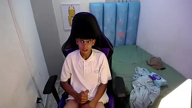 Lil_babyyy_ on StripChat 