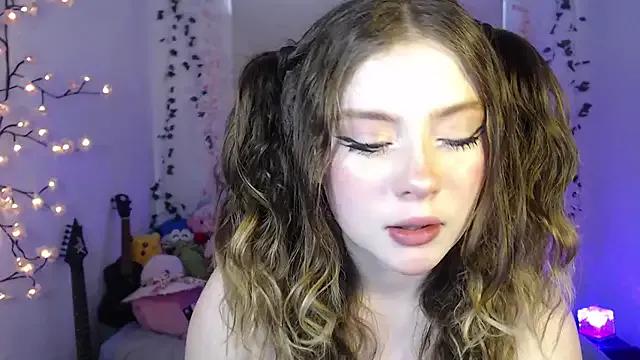 Lil_bela from StripChat