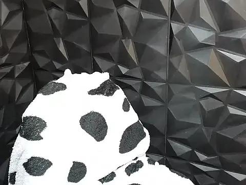 Lil_charme from StripChat