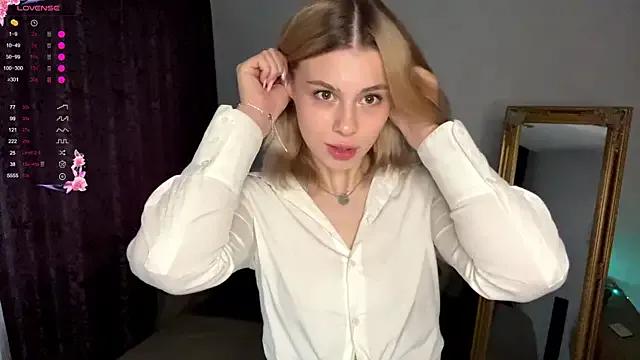 Lil_Elisa from StripChat