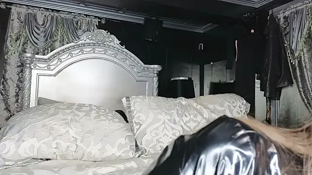 LilahXXXAxel on StripChat 