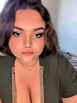 lilfroggy_off from StripChat