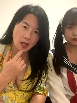 lili-10101 from StripChat is Freechat