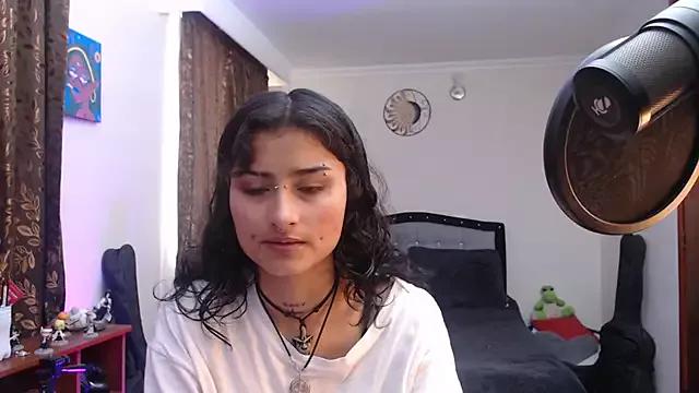 lili_clan from StripChat is Freechat