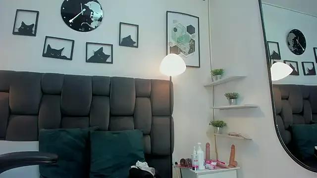 Try our streaming cams variety and talk on a personal level with our adorable girls streamers, showing off their bountiful shapes and dildos.