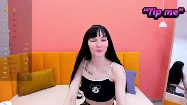 Lili_flowerr from StripChat